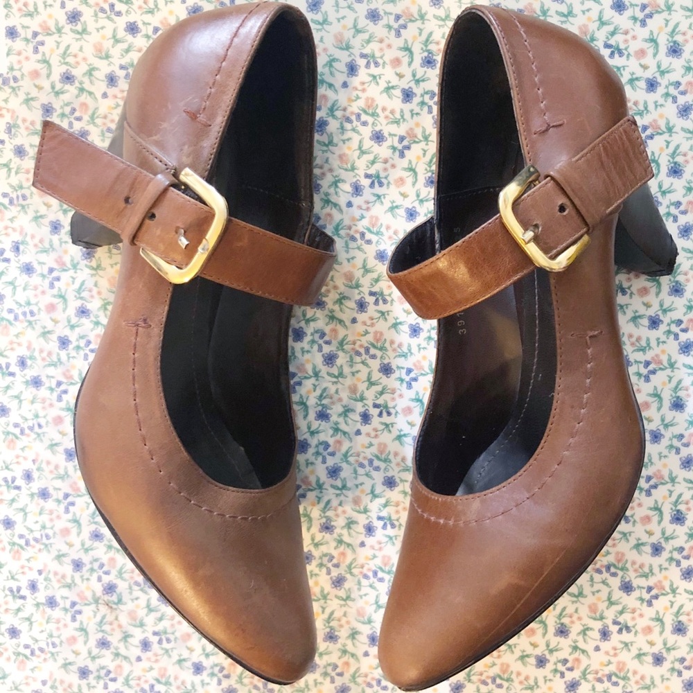 Andrea Mary Jane Brown Heels Size 8